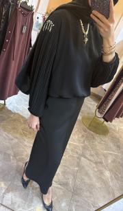 ceremony kolları ince plise ve inci detaylı önü kısa bluz siyah 3