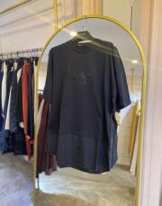 ghisa önü kuş işlemeli tişört siyah