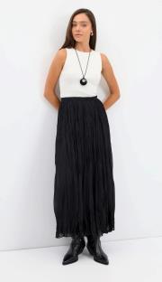 kadriye baştürk kırışık görünümlü uzun kloş etek siyah 3