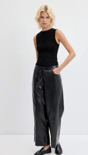 kadriye baştürk yüksek bel nervür dikişli deri pantolon siyah