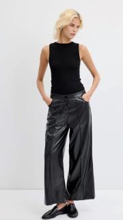 kadriye baştürk yüksek bel nervür dikişli deri pantolon siyah 3
