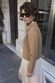 kadriye baştürk düz renk midi triko hırka camel 3