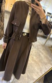 ceremony eteği toka detaylı kısa ceketli takım kahve 3