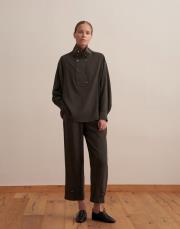 çıtçıt kapamalı dökümlü gömlek koyu haki