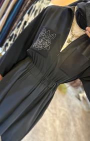 ghisa önden yarım fermuarlı cebi işlemeli elbise siyah 3