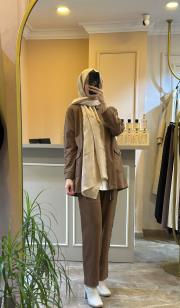 kolları çıt çıt detaylı önden fermuarlı hakim yaka ceketli takım camel