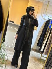 ghisa yakası kürk ve deri detaylı üçlü takım siyah 5